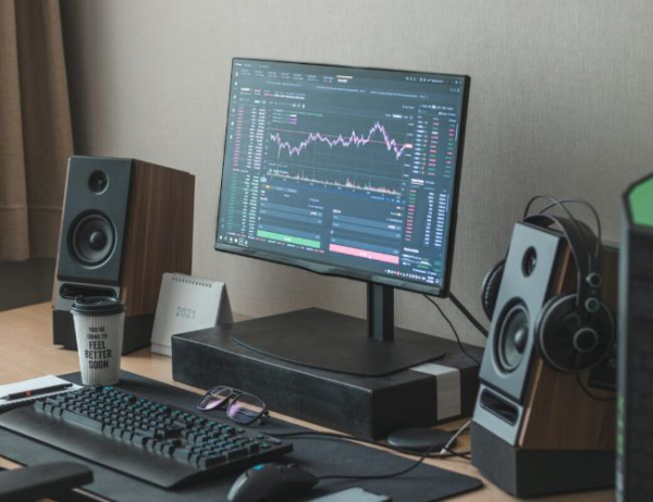 GMX Drops 24% in 1 Month, Whales Rapidly Selling: What’s Going On? GMX Drops 24% in 1 Month, Whales Rapidly Selling: What’s Going On?